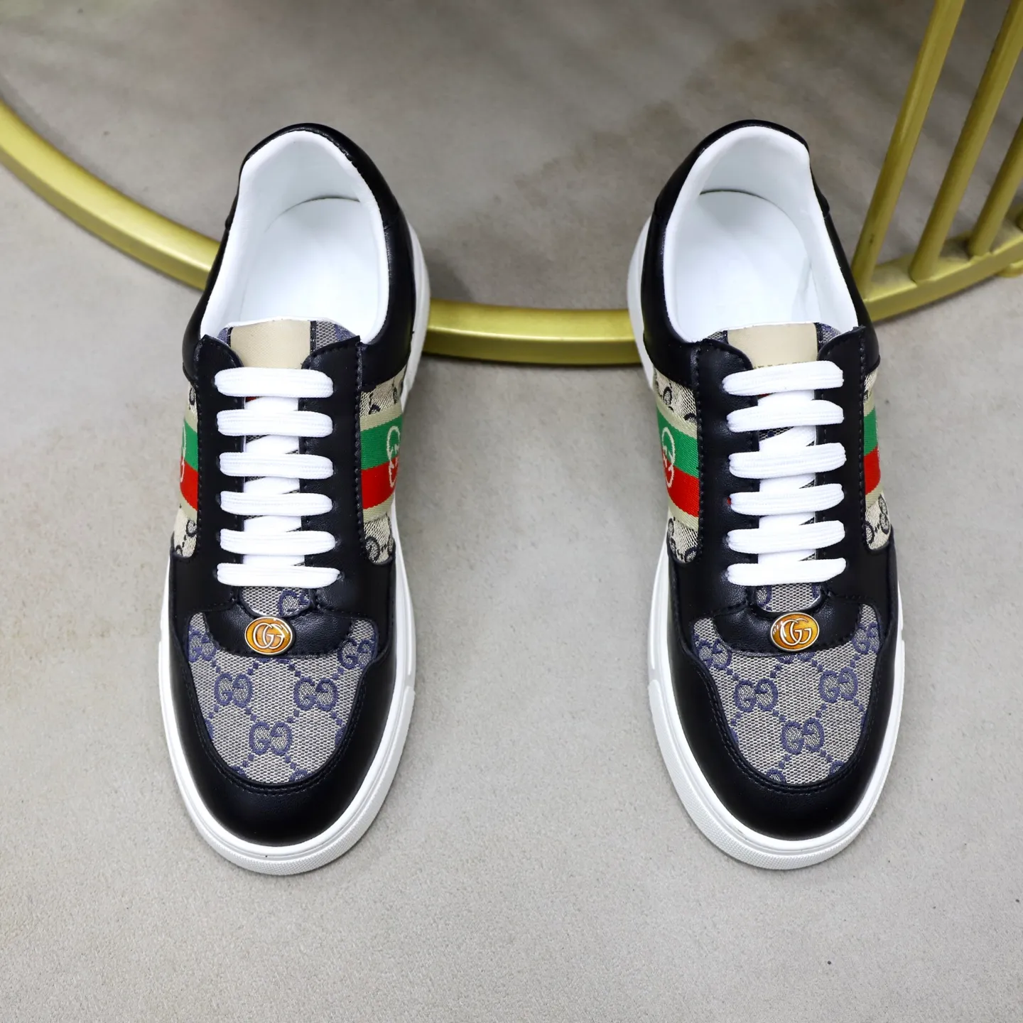 Ex-factory price: 420💰🙅‍♂️🙅‍♂️🙅‍♂️ Brand: Gucci GUCCi Standard code: 38-44 (45 customized) Grade: Same as the official website Material: Original leather splicing, comfortable and breathable sheepskin lining, original wear-resistant outsole Style category: Men's fashionable casual shoes, running, sports shoes, noble luxury brand elements, top luxury Color: actual picture color